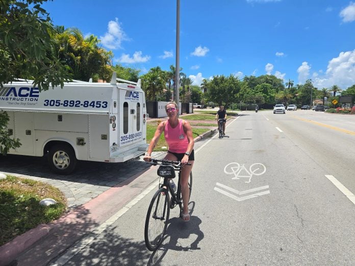 unnamedcopy2-ezgif.com-webp-to-jpg-converter Woman Biking the Best bike routes in Miami